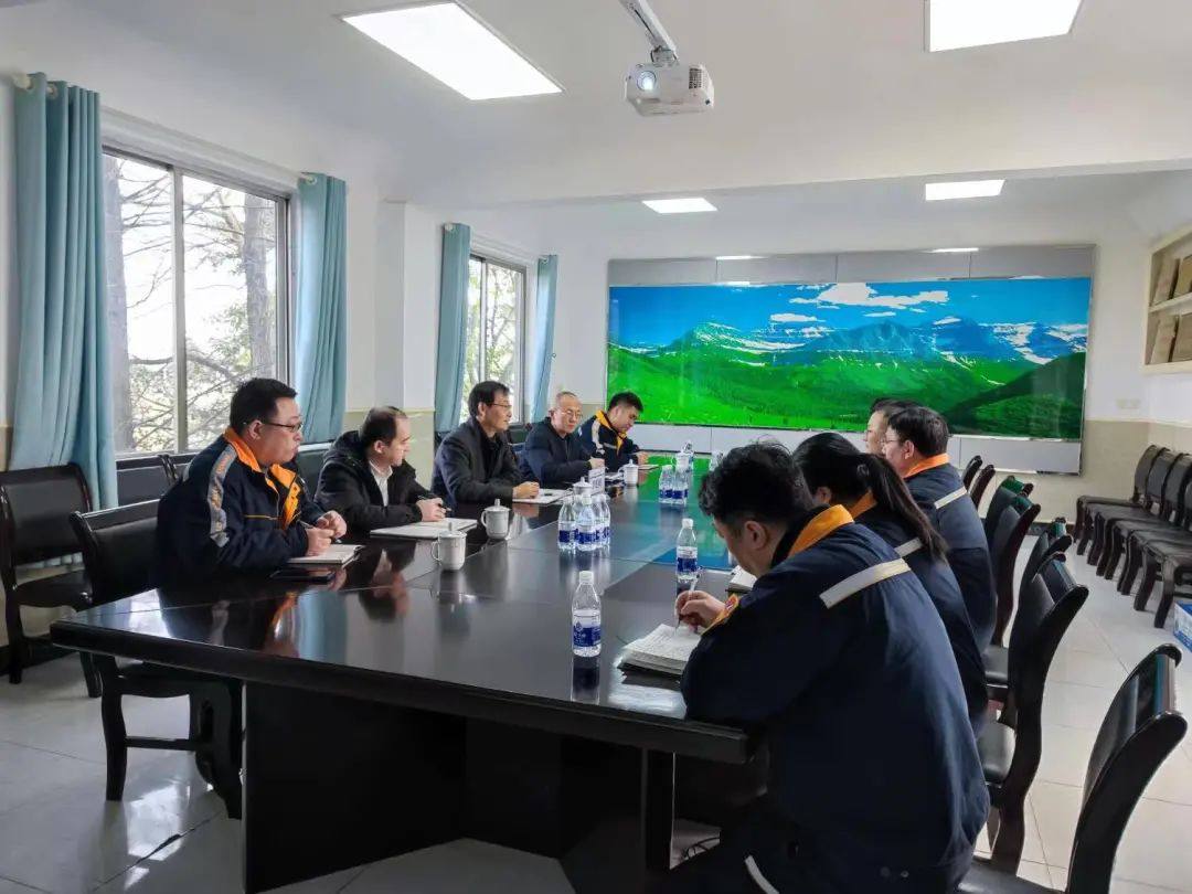 中铝西南铝纪委书记李延峰到挤压厂调研