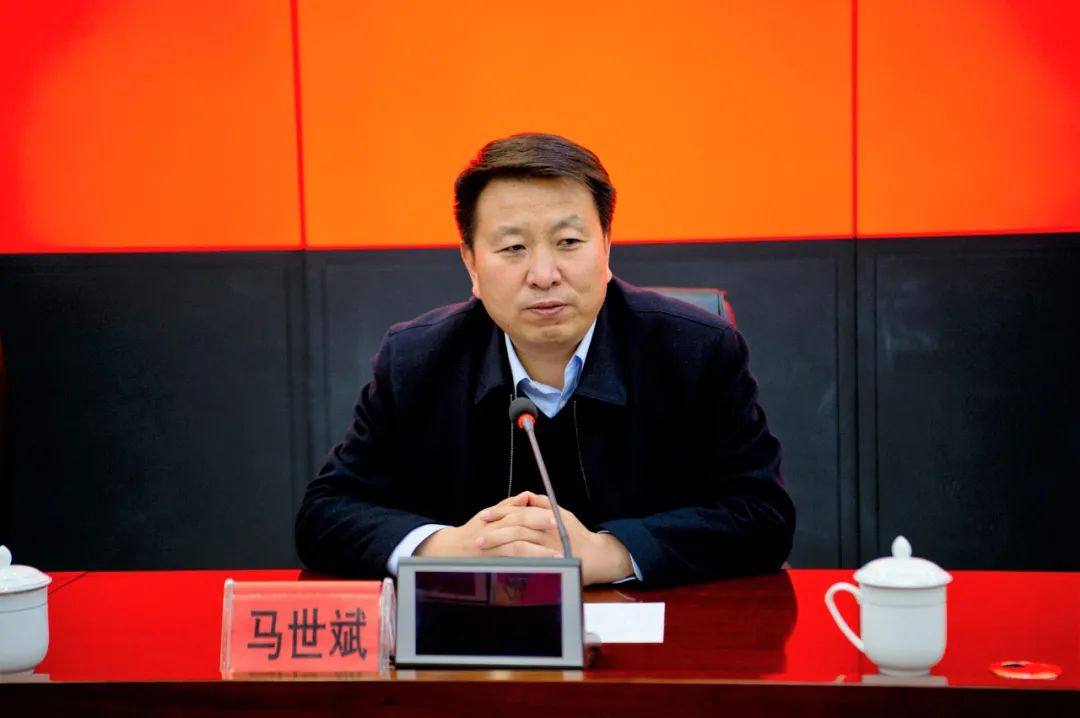 白銀區四大班子領導到白銀集團慰問雙方籤訂碳匯林合作框架協議