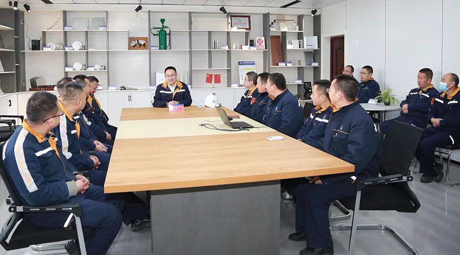 一高新技术研发中心在中铝青海分公司挂牌成立