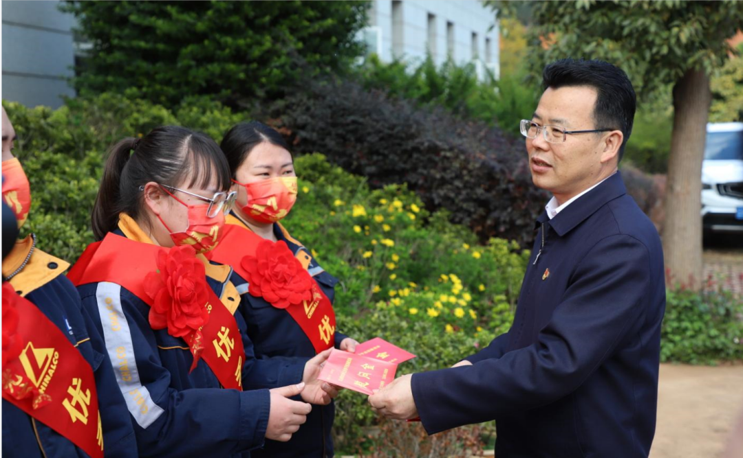 文山州委书记陈明到云铝文山铝业慰问岗位职工