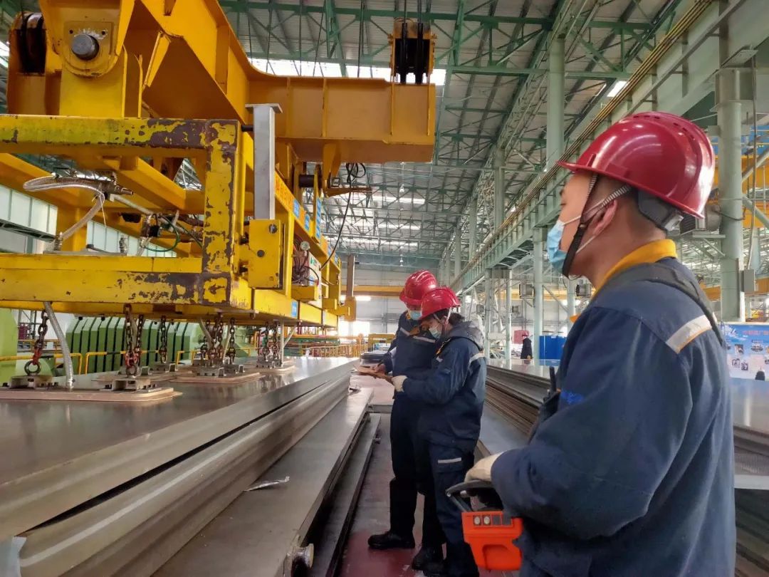 中铝东轻中厚板厂实现商品产量同比增长38%