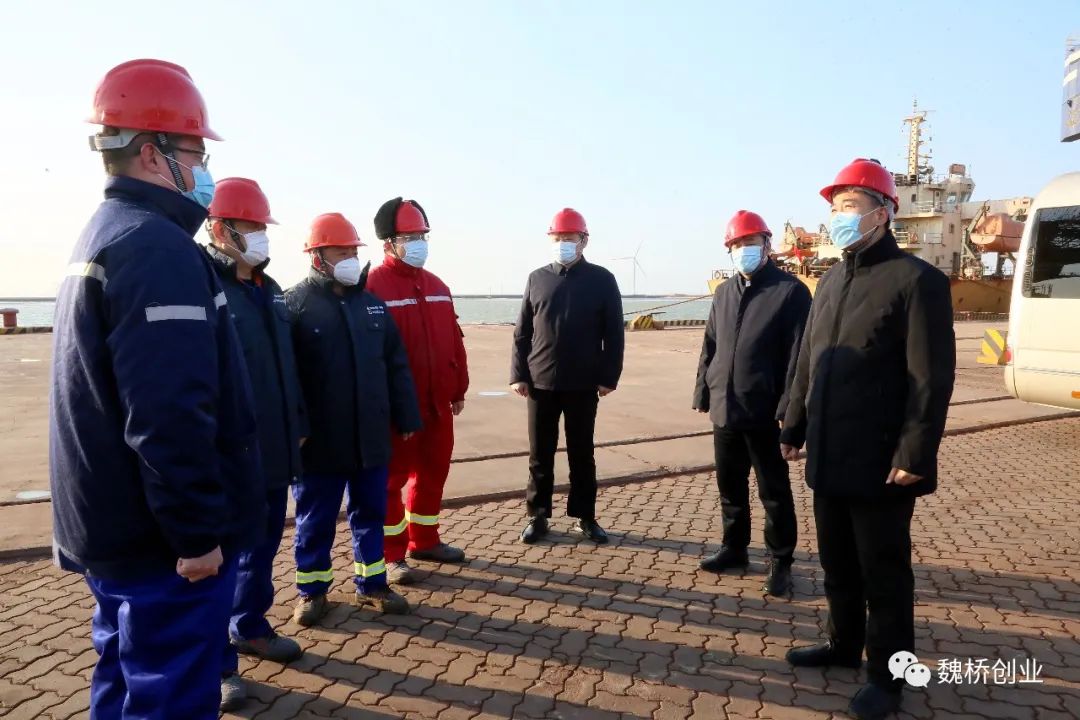 張豔紅楊叢森劉鳳海等魏橋創業領導慰問堅持節日生產的一線幹部職工