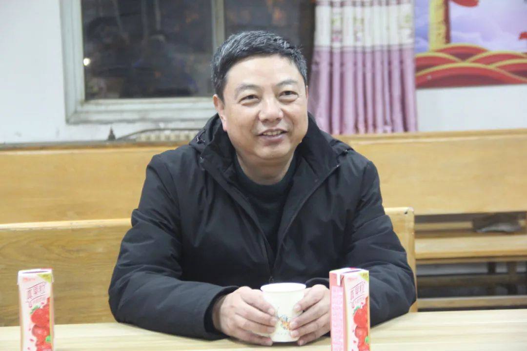 陝西鋅業公司領導除夕夜慰問公司一線職工