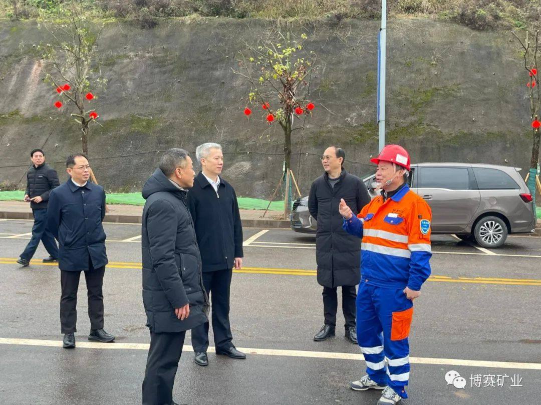万州区政协主席阳秋冬一行深入九龙万博项目走访调研