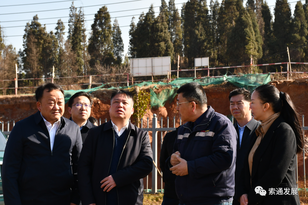 曲靖市委副书记、市长李先祥到索通云铝公司调研