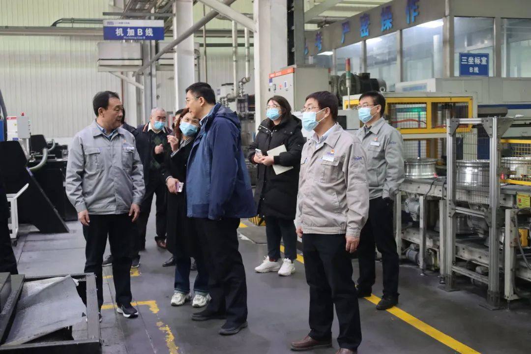 河南省“万人助万企”第十二工作组组长、商务厅副厅长何松浩到三门峡戴卡调研