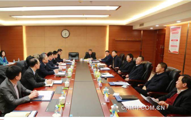 中国有色金属工业协会会长葛红林会见中咨公司董事长、党委书记苟护生一行
