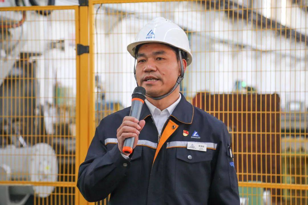 中铝东轻熔铸厂举行259车床智能化机器人改造竣工生产剪彩仪式