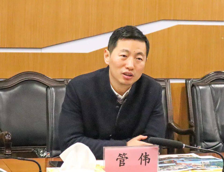 肇庆市副市长管伟及四会市委书记李伟忠等一行领导莅临华昌指导工作