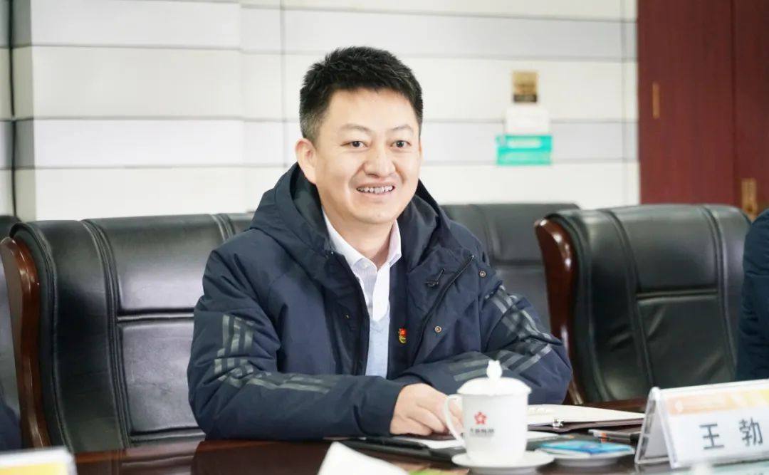 黄石市人大常委会党组书记徐继祥一行到中色大冶公司走访