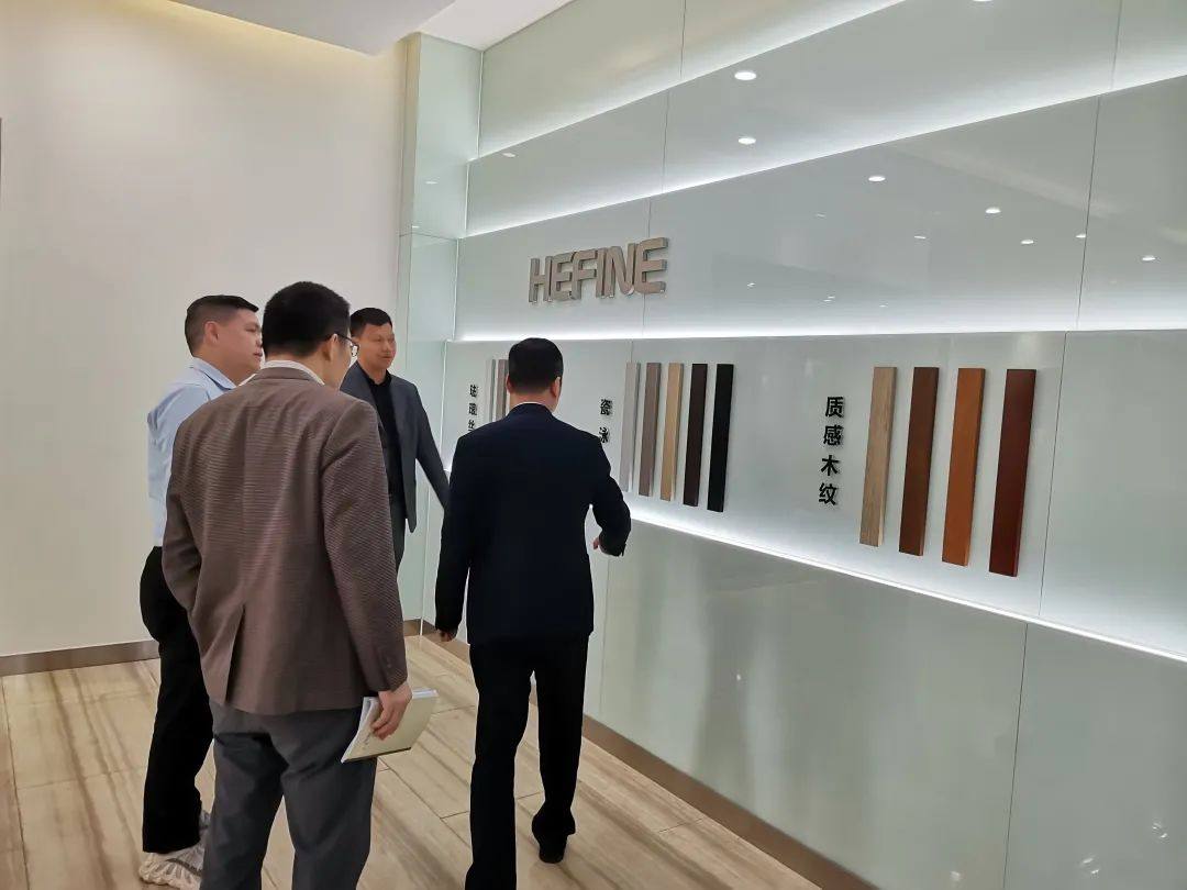 区镇领导莅临英辉铝业开展2022年度“企业暖春行动”