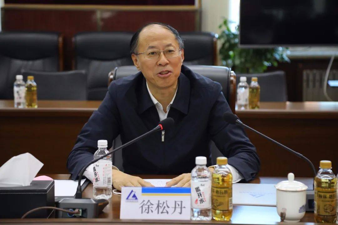 哈尔滨创业投资集团有限公司董事长徐松丹一行到中铝东轻调研