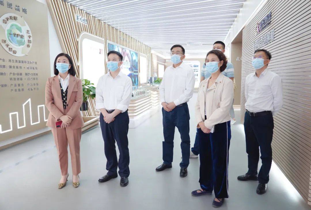 长沙市委常委、统战部部长何朝晖一行到访金龙集团