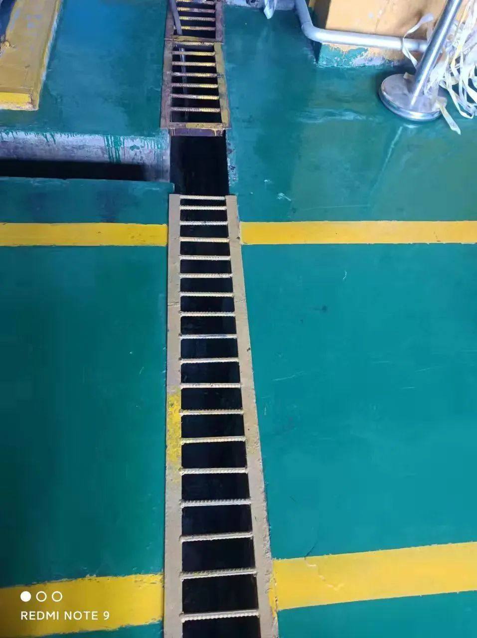 包头铝业动力厂更换排水沟盖板消除安全隐患