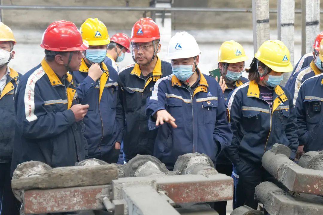 包头铝业公司开展阳极导杆现场观摩活动