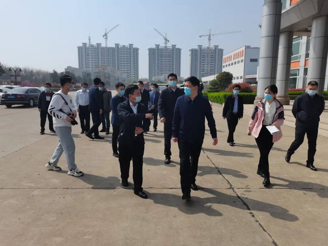 新沂市委书记陈堂清走访江苏伟业铝材 调研企业防疫稳生产工作