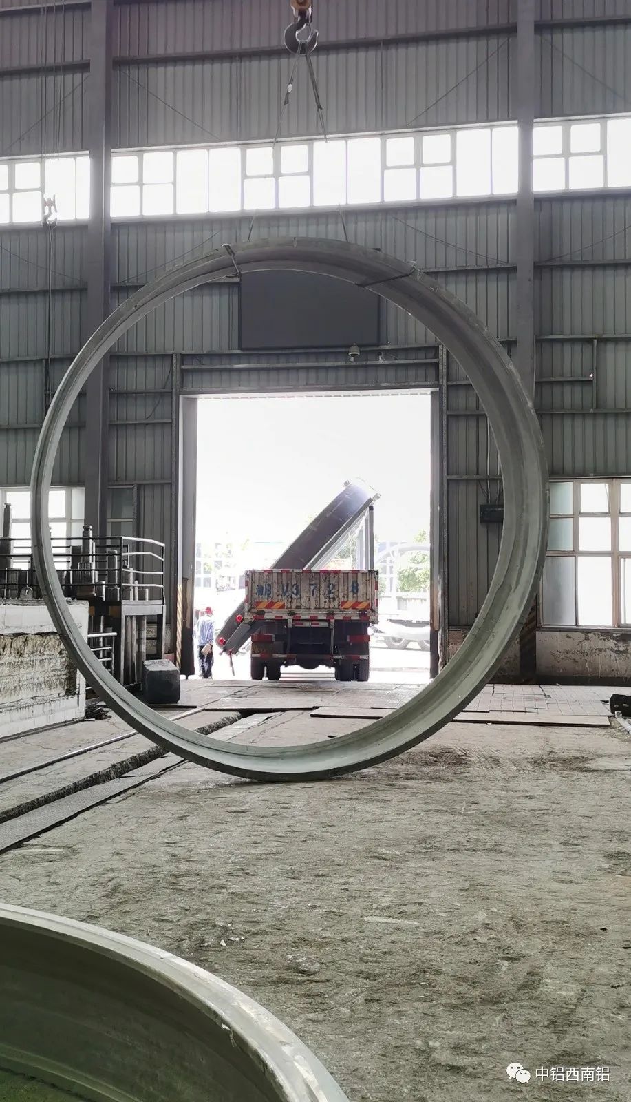 西南铝大型铝合金异形环件开发及产业化项目通过重庆市科技局验收