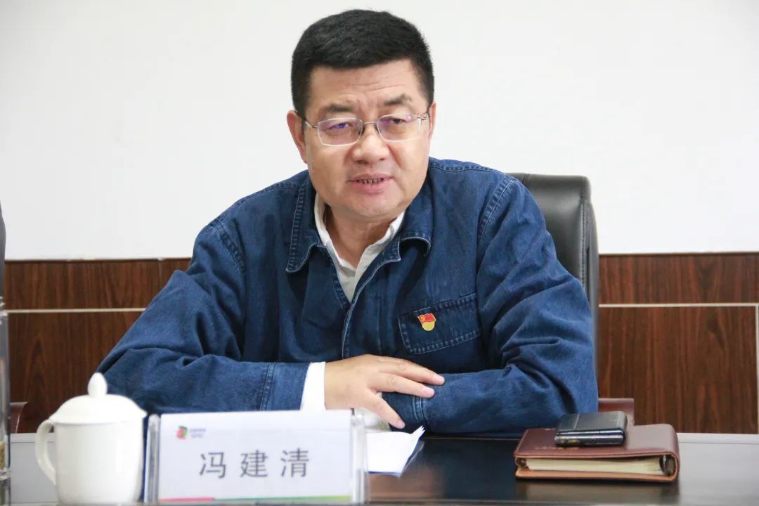 国家电投铝电公司董事长冯建清到青鑫炭素调研