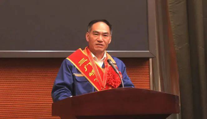 宝武铝业再获荣誉首席工程师任允清荣获“五一劳动奖章”