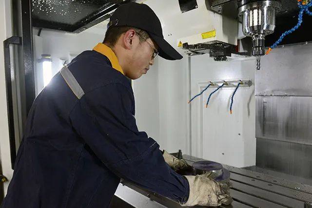 西北铝深加工中心马志宏荣获“陇中工匠”