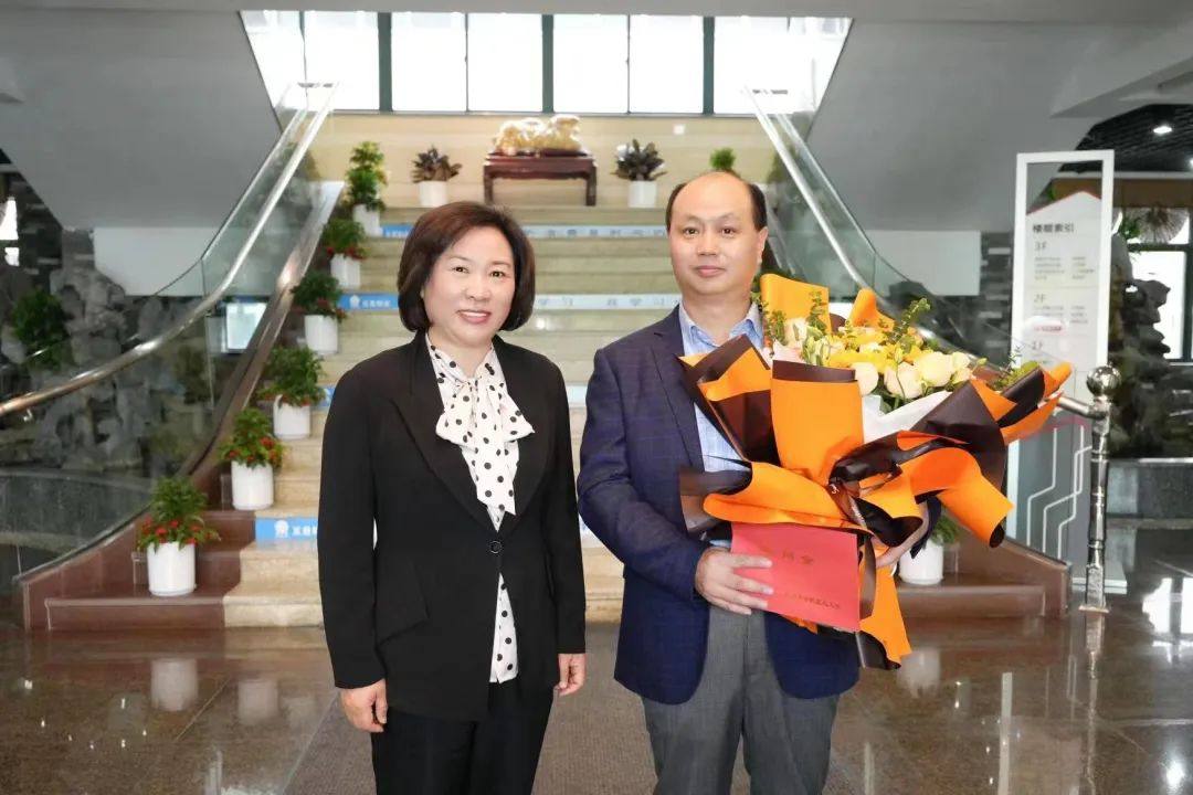 区人大常委会主任阮文静一行莅临五星铝业开展调研活动