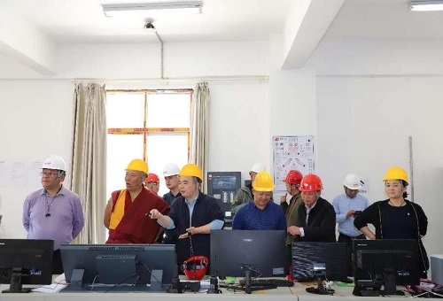 甘孜州政协调研组到里伍铜业公司开展矿山生态环境保护和修复工作专题调研