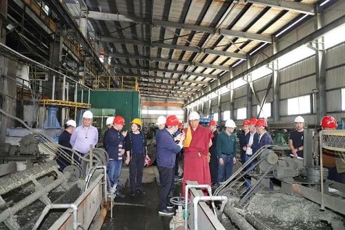 甘孜州政协调研组到里伍铜业公司开展矿山生态环境保护和修复工作专题调研
