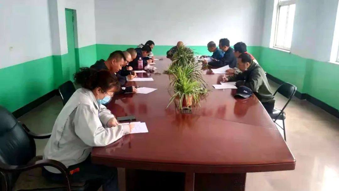 宏跃集团铅锌厂供料作业区积极开展安全隐患排查