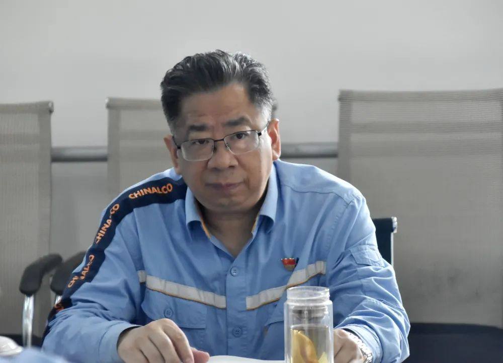 贵州铝厂执行董事陈刚到矿业公司猫场铝矿调研指导工作