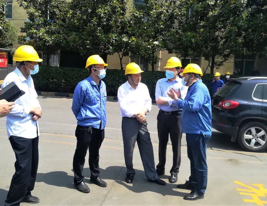 陝西省應急管理廳總工程師王炳鋒一行到陝西鋅業督導檢查安全生產工作