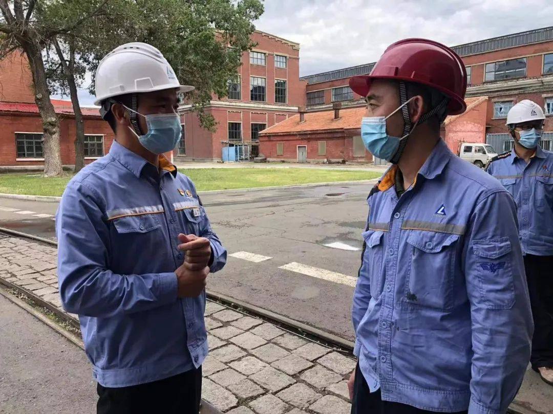 中铝东轻张荣旺到熔铸厂调研