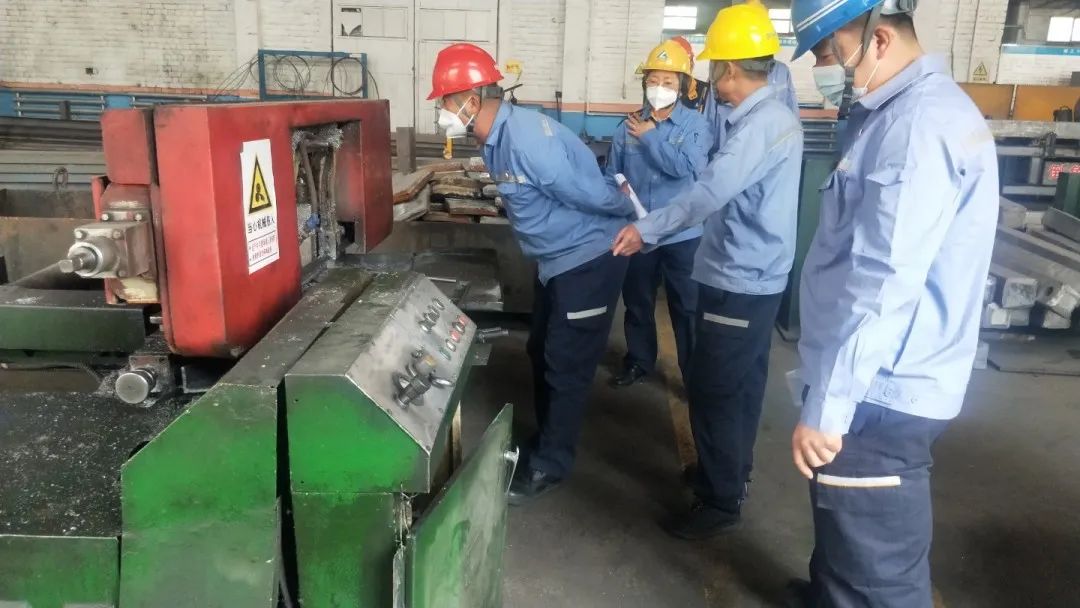 包頭鋁業公司進行安全生產標準化班組創建活動首檢