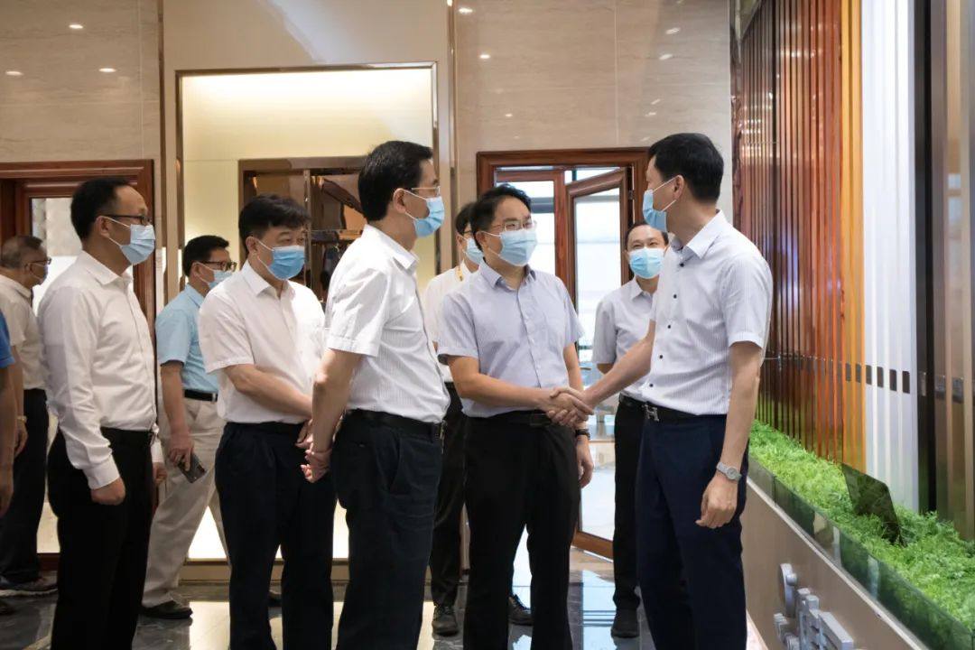 广西壮族自治区人大常委会莅临华昌集团考察