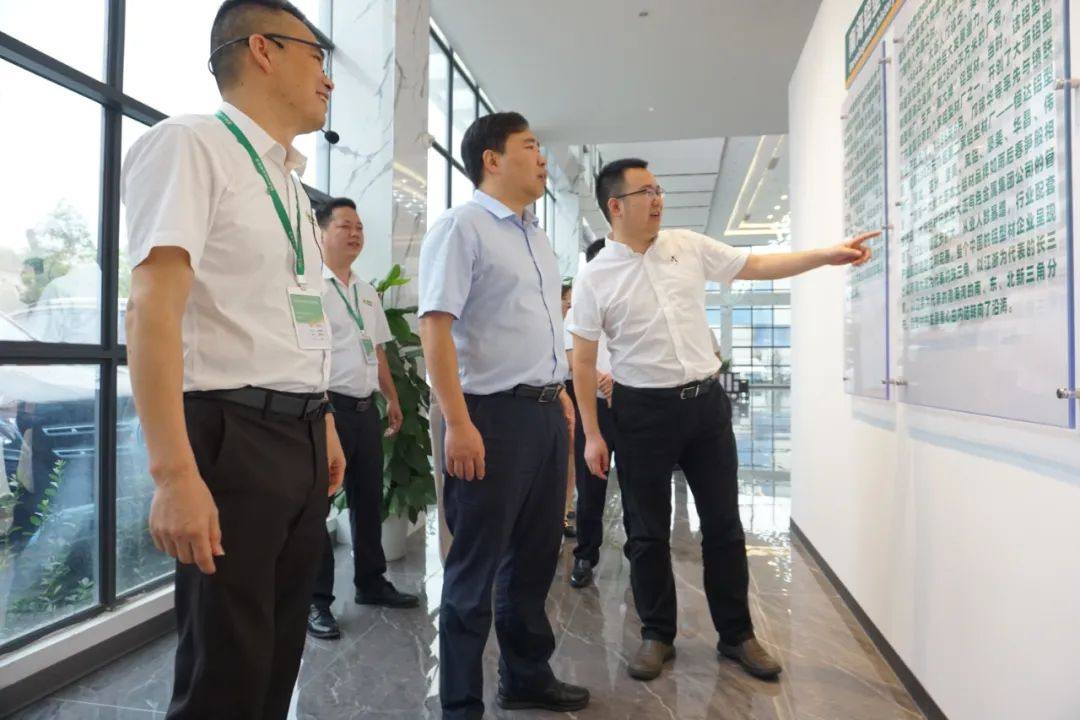 大沥镇稳企调研组莅临南北旺全铝家居调研