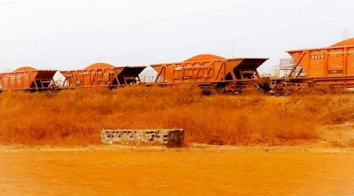 俄鋁在幾內亞鋁土礦的工人結束罷工