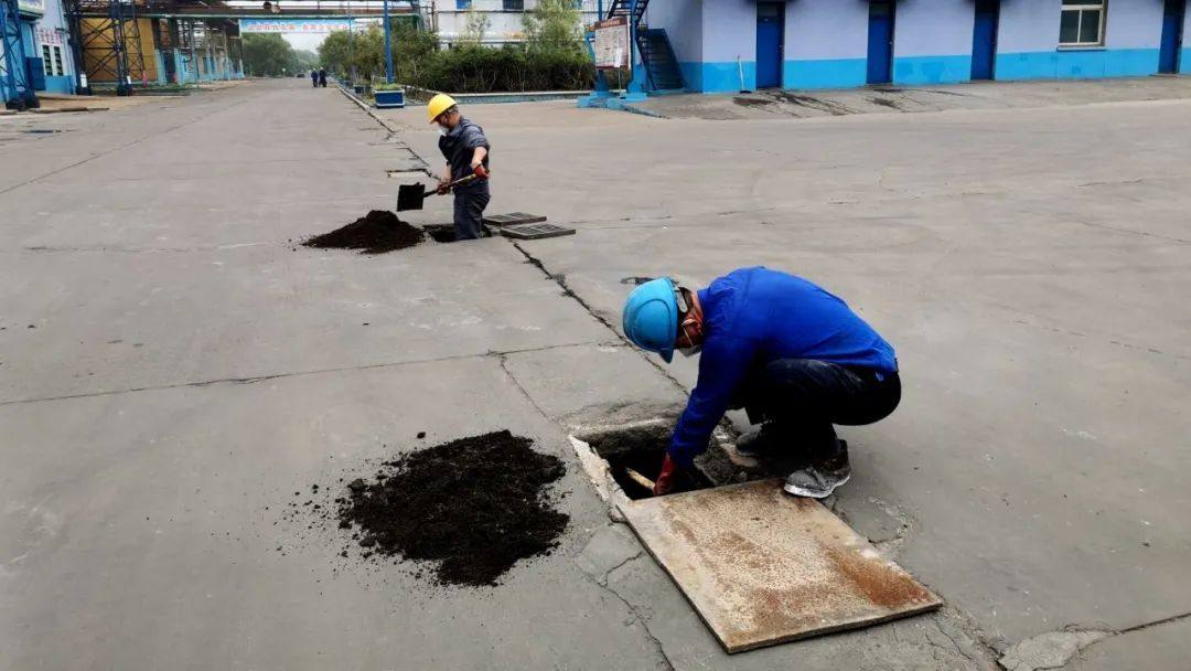 宏躍集團電解鋅廠電解作業區積極做好防洪防汛工作