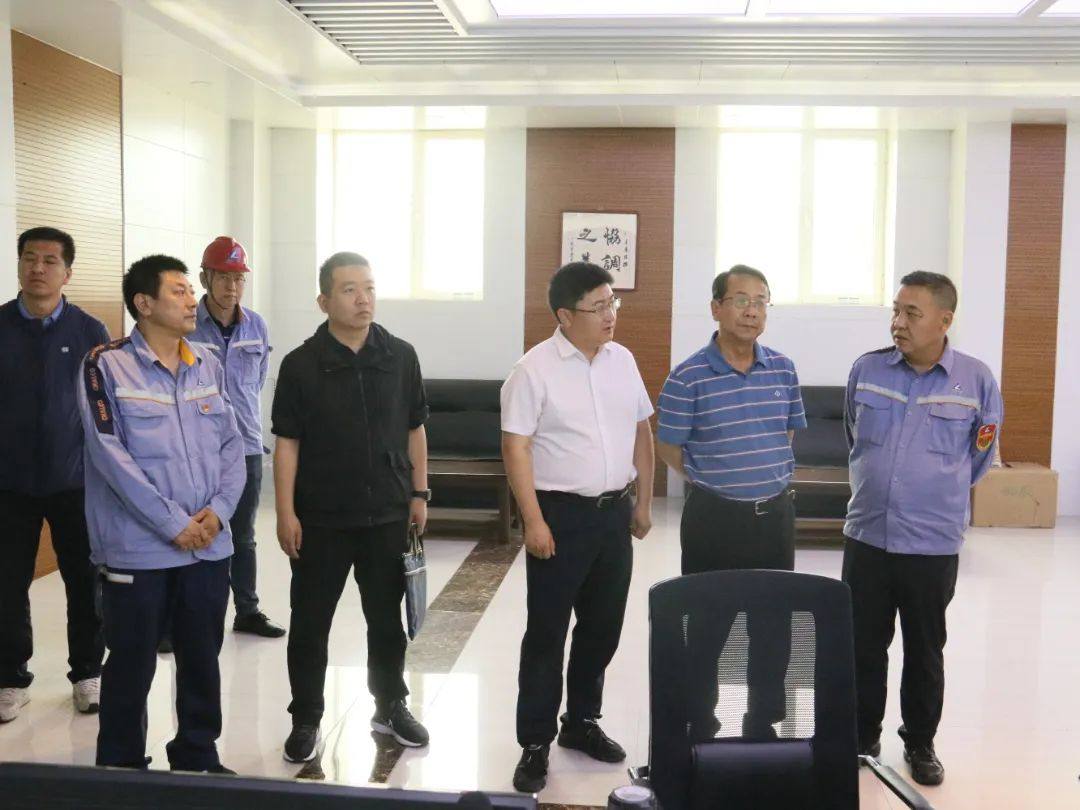 包头市委政研室到包头铝业调研