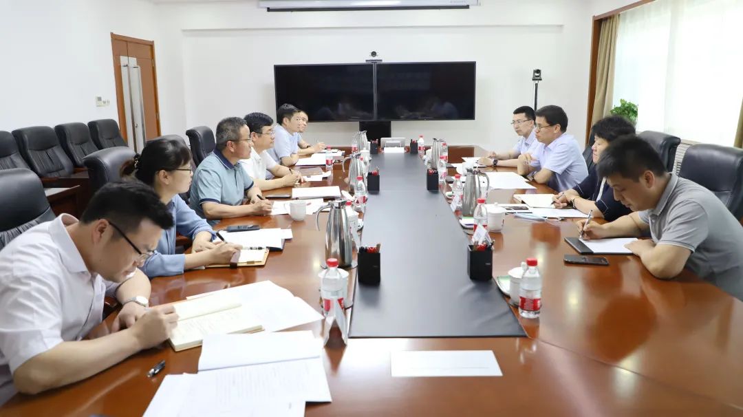 吴忠市领导王汉武、杨春燕一行到国家电投铝电公司座谈交流