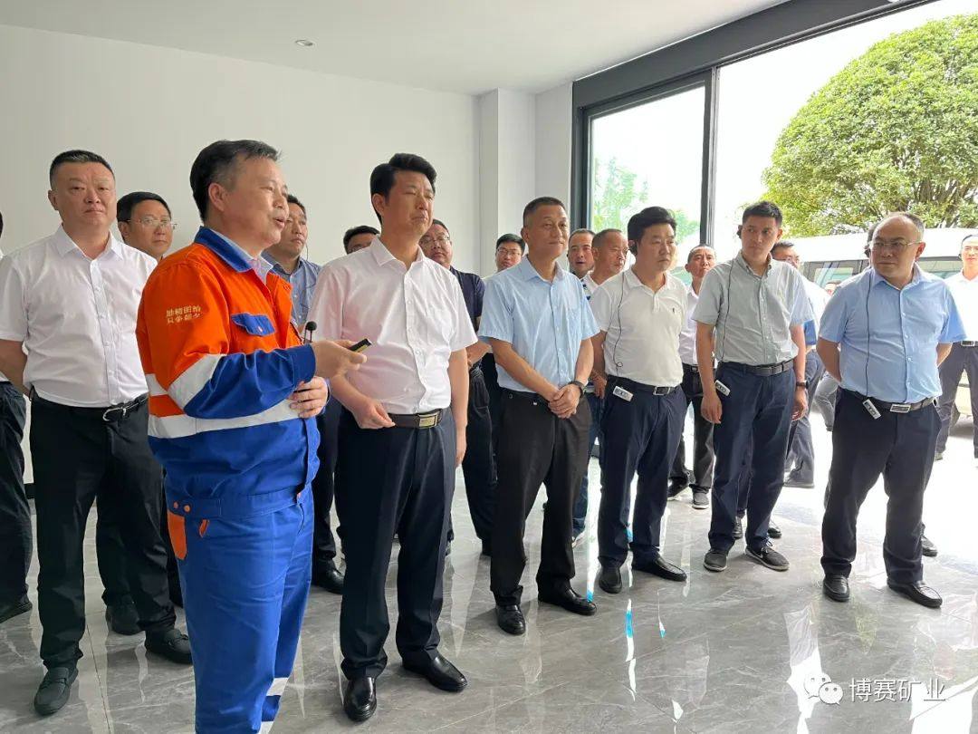 湖北省恩施土家族苗族自治州利川市考察团一行到九龙万博参观考察