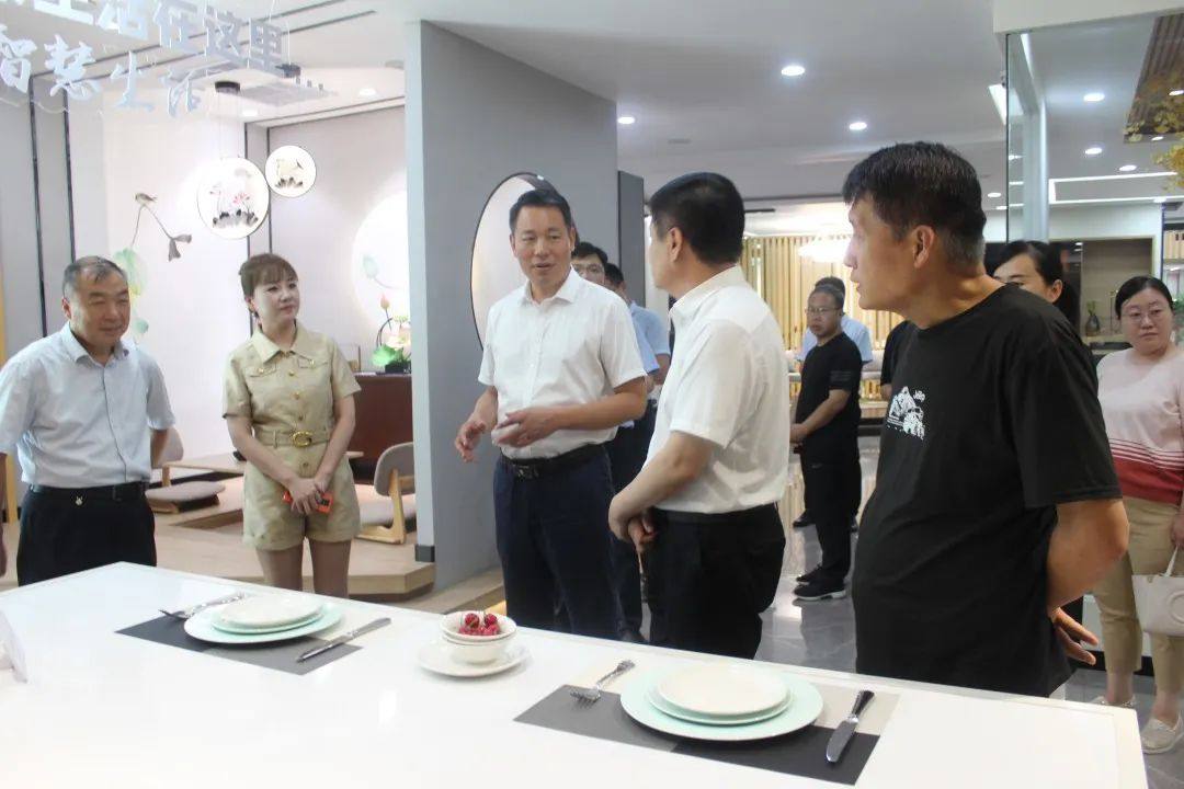 山东省轻工纺织工会委员会主席候选人卢飞一行到方霖铝业调研