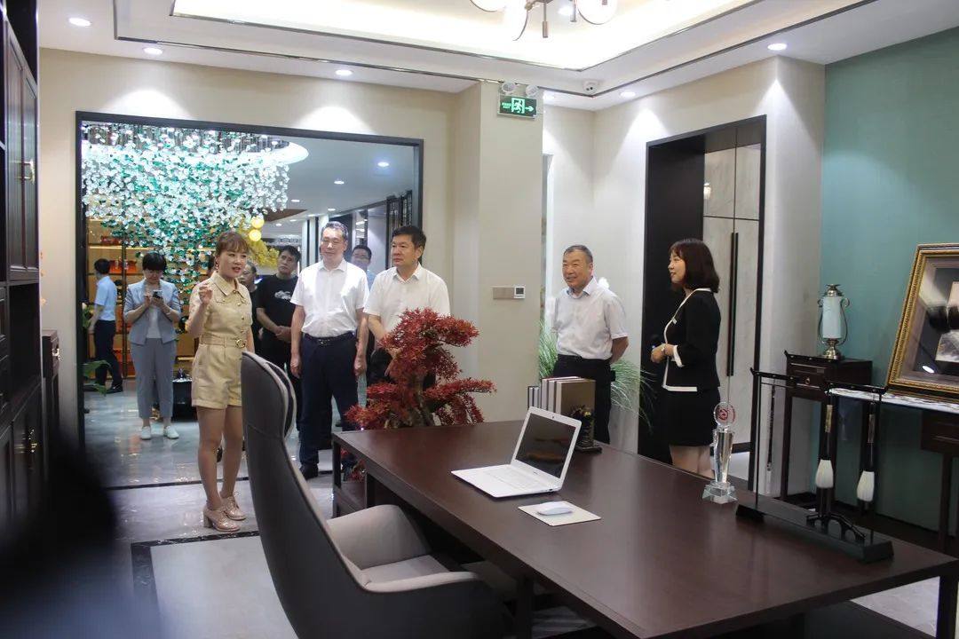 山东省轻工纺织工会委员会主席候选人卢飞一行到方霖铝业调研