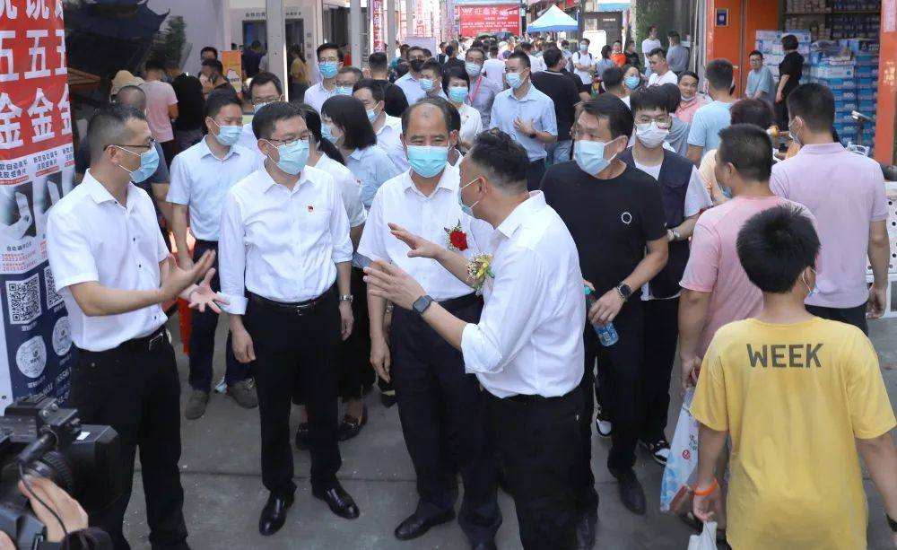 第二十屆中國（鳳池）鋁門窗建築裝飾博覽會盛大開幕