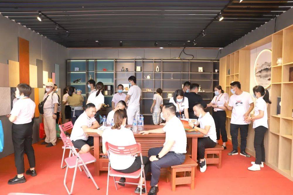 第二十屆中國（鳳池）鋁門窗建築裝飾博覽會盛大開幕