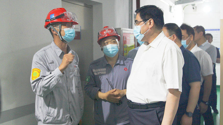 三门峡市市长范付中调研东方希望渑池铝业并现场办公