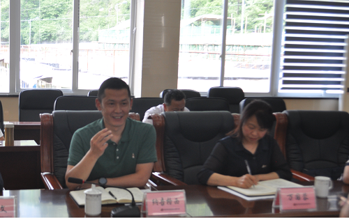 裏伍銅業公司黨委召開7月中心組專題學習會