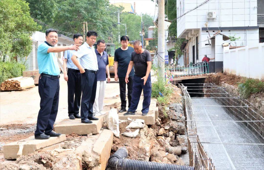陝西鋅業董事長何學斌檢查公司周邊綜合提升整治工作