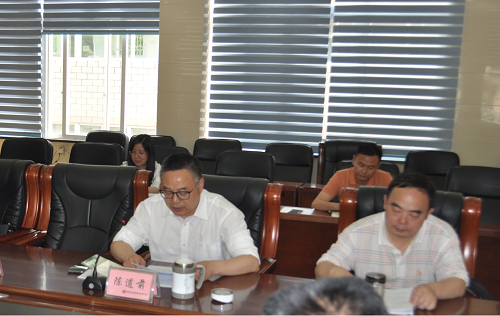 里伍铜业公司党委召开7月中心组专题学习会