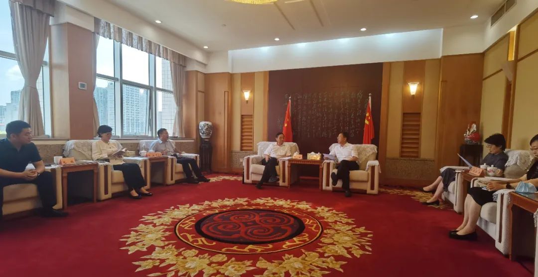 中国有色金属工业协会党委常委、副会长王健一行拜访长沙市委常委、常务副市长彭华松