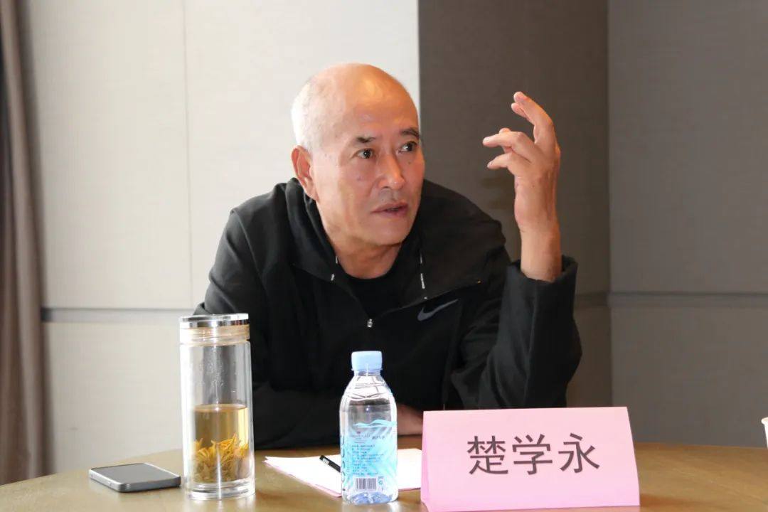 铝用炭素分会会长范顺科主持召开山西铝用阴极企业座谈会