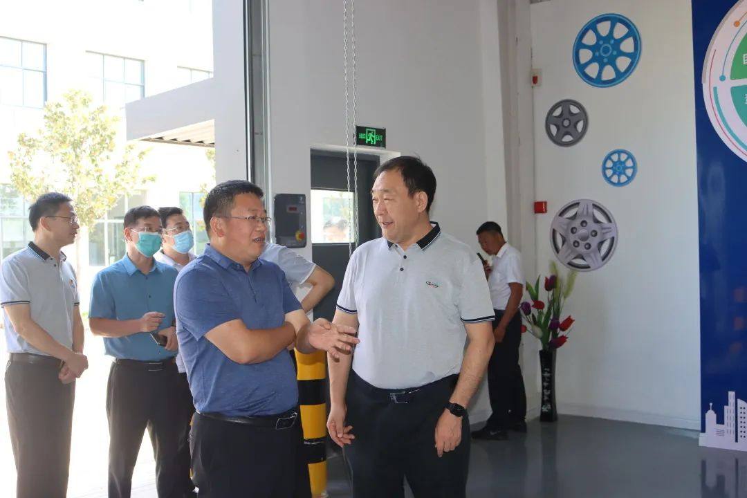 三门峡市工匠和技能人才到三门峡戴卡公司进行观摩